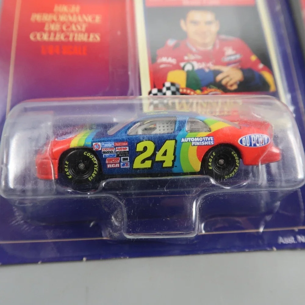 2 Jeff‎ Gordon #24 DuPont Chevrolet Nascar Car 1:64 Lifetime Series w/ Card